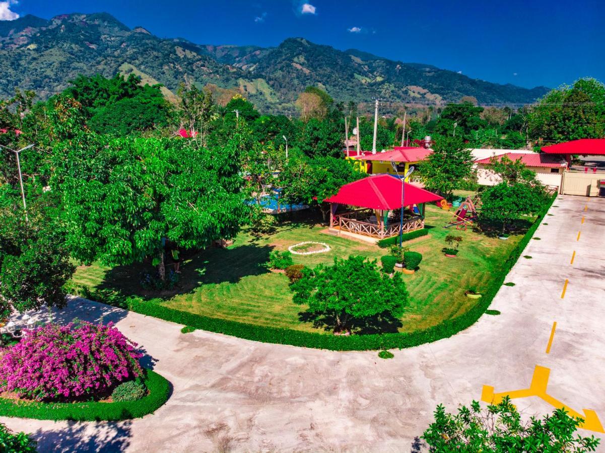 Rancho Guacamayos Hotel & Restaurantes Bonao Exterior foto